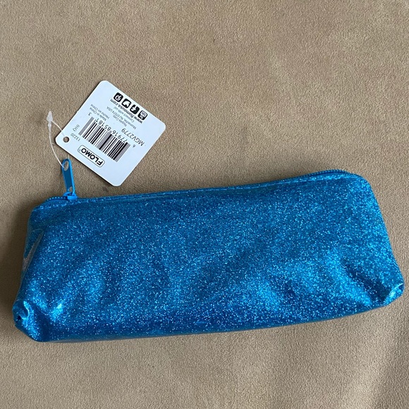 Brand new pouch - Picture 2 of 3